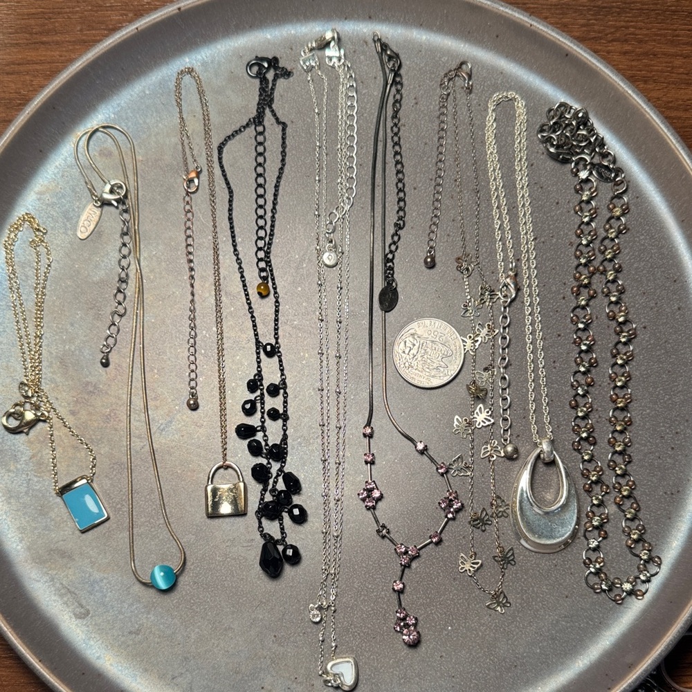 Elegant Silver and Black Necklace Set